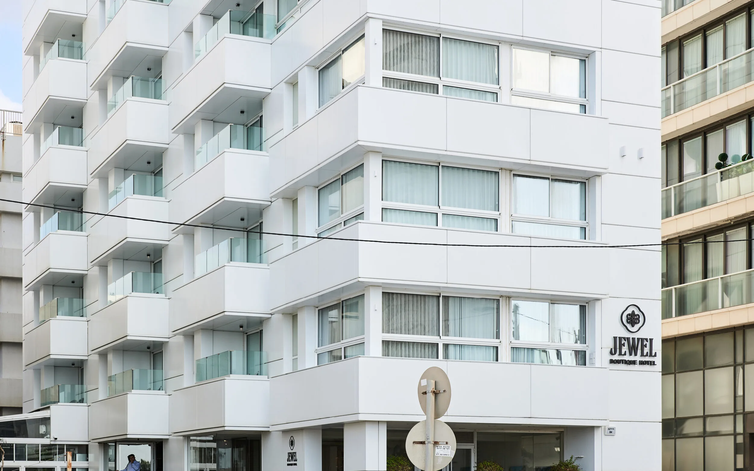 Jewel Hotel – signage design by Basman/Tenenbaum